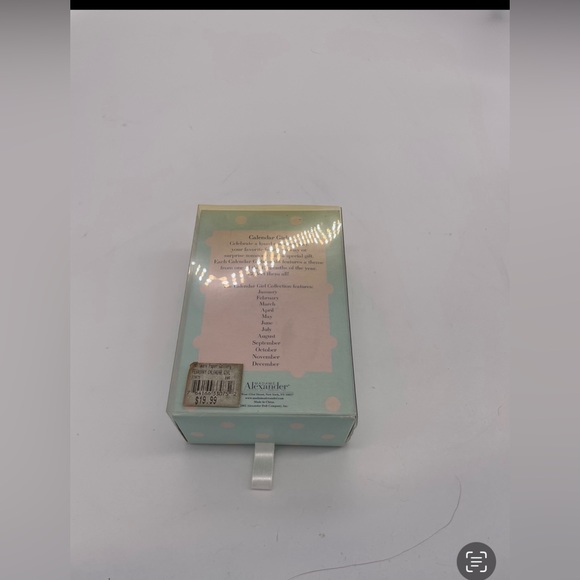 Madame Alexander 2002 CALENDAR GIRLS FEBRUARY 5” - Picture 3 of 4